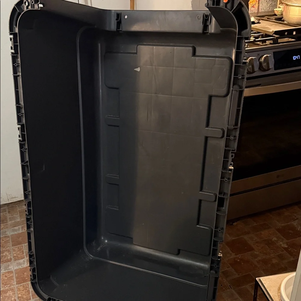 Pet Travel Carrier with Metal Door